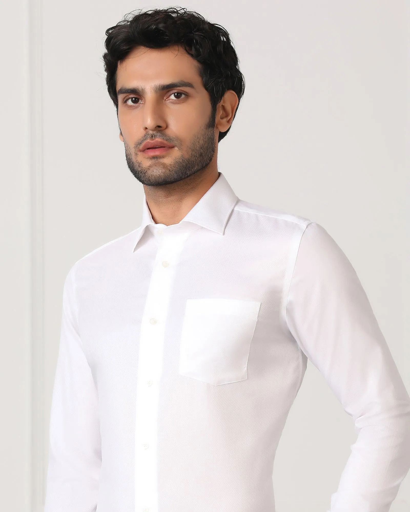 Must Haves Formal White Solid Shirt - Spectrum