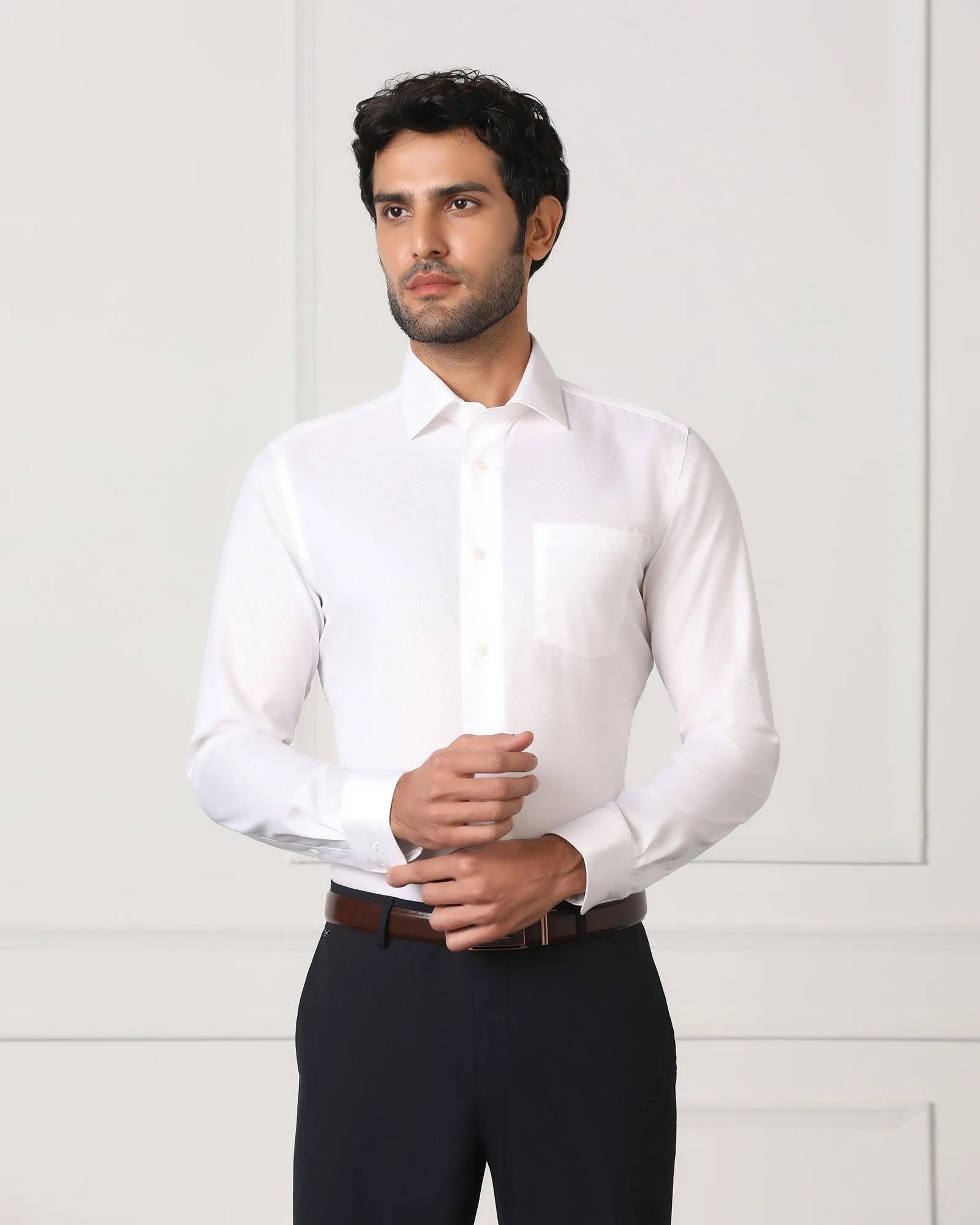 Must Haves Formal White Solid Shirt - Spectrum