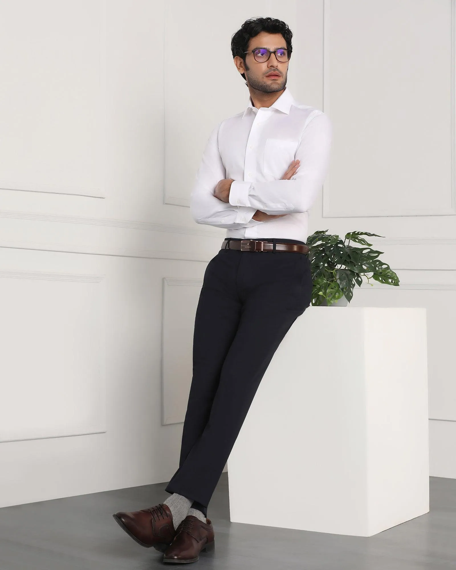 Must Haves Formal White Solid Shirt - Spectrum